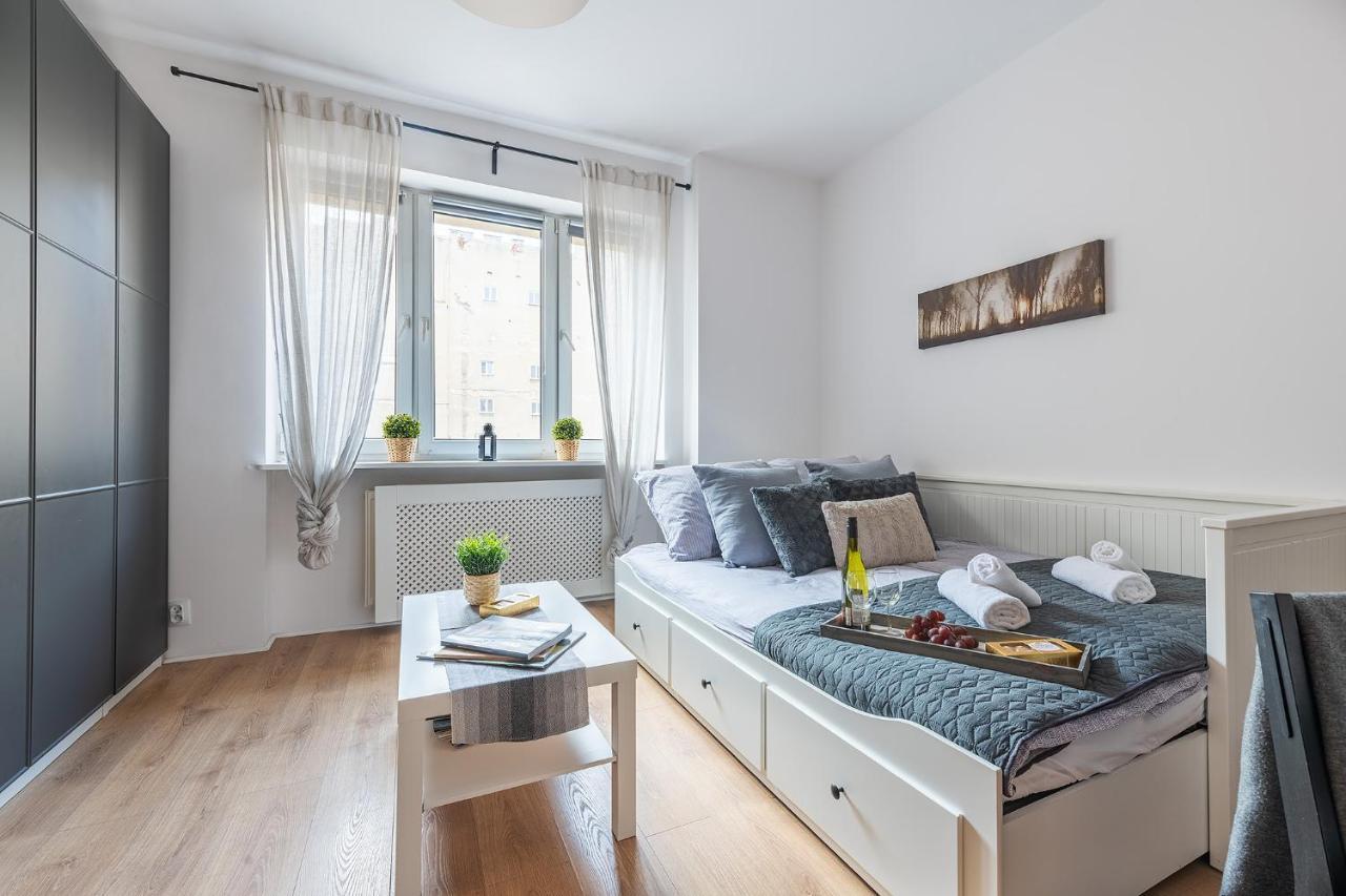 وارسو Marszalkowska 83 - Bezplatny Parking - Free Parking - W Pelni Wyposazona Kuchnia - 500M Do Dworca Centralnego - Okna Od Strony Dziedzinca - Wifi - Smart Tv المظهر الخارجي الصورة